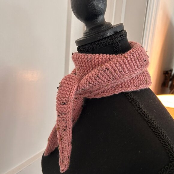 Brand New Hand knit Sophie Scarf in Pink with Flecks of Black & Green Size L - Picture 6 of 10
